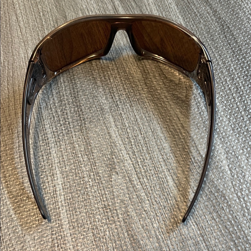 Brown Oakley Antix Sunglasses with polarized lenses - Picture 3 of 4